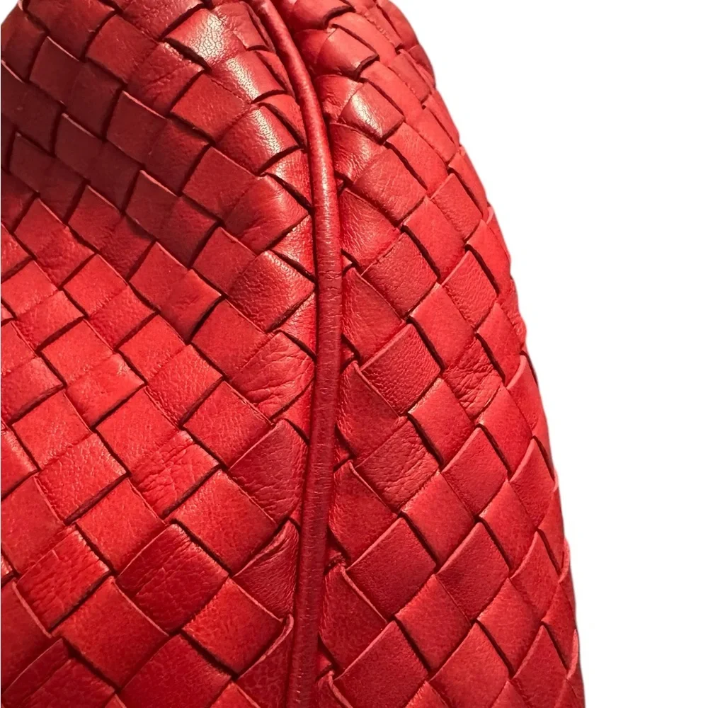 Vintage Pova Via Frattina woven leather shoulder bag in red. Gently worn.